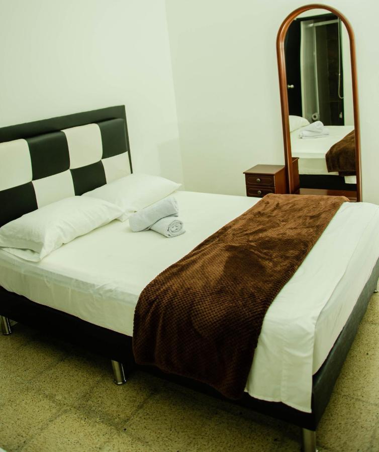 Casa Hotel Los Arboles Bello Eksteriør billede