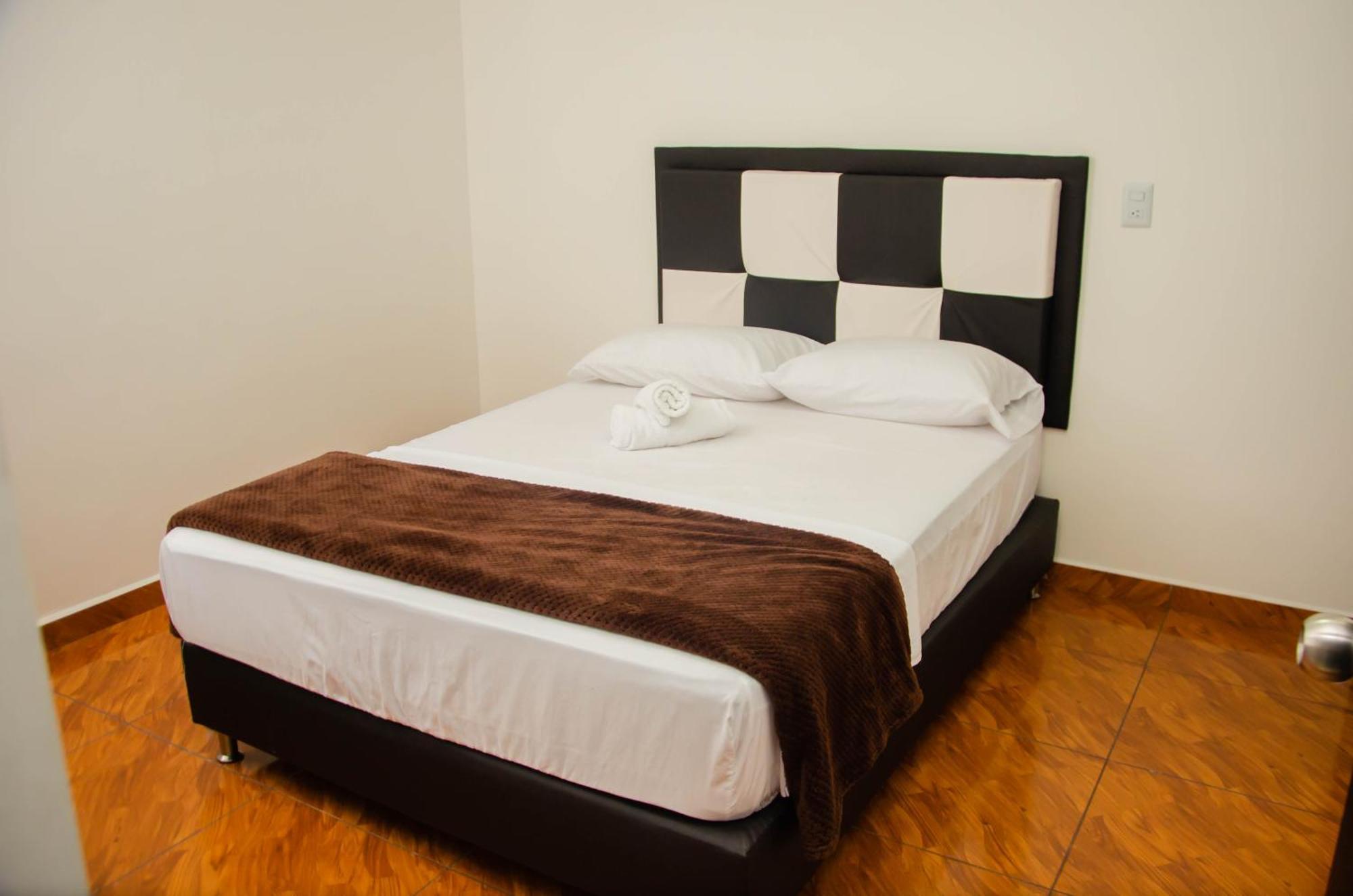 Casa Hotel Los Arboles Bello Eksteriør billede
